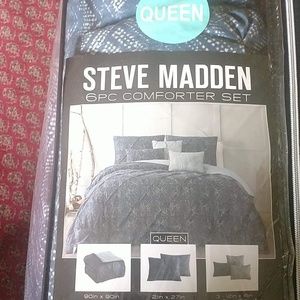 Steve Madden comforter set